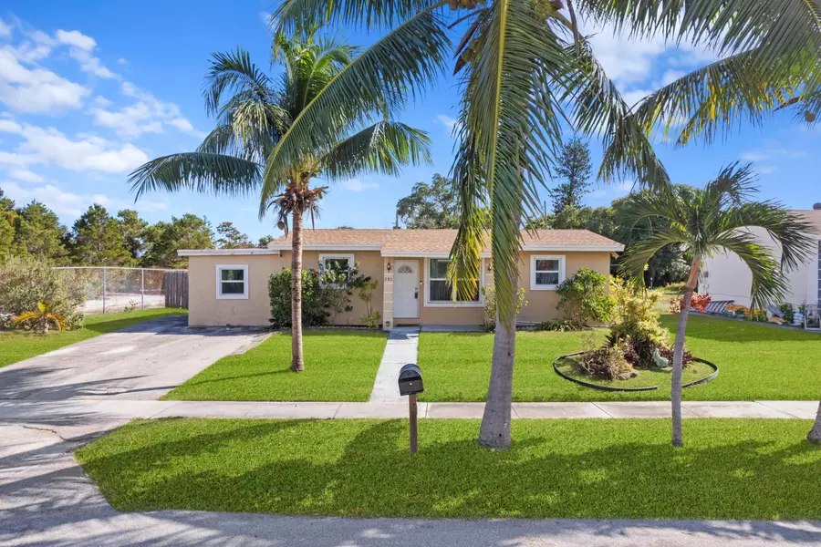 281 NW 28th AVE, Boynton Beach, FL 33435