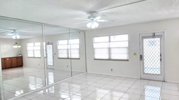 Boca Raton, FL 33434,3024 Yarmouth B