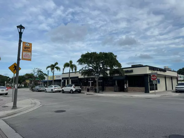 Lake Worth Beach, FL 33460,409 Lake AVE