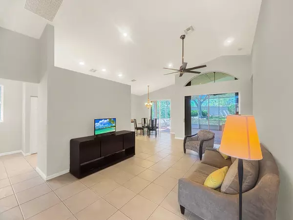 Port Saint Lucie, FL 34986,318 NW Toscane TRL