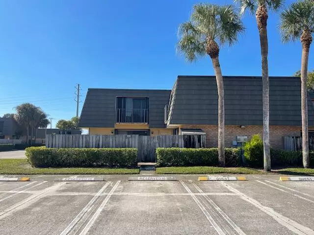 2216 22nd WAY, West Palm Beach, FL 33407