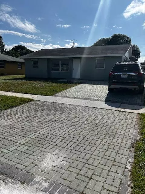 Lake Worth, FL 33462