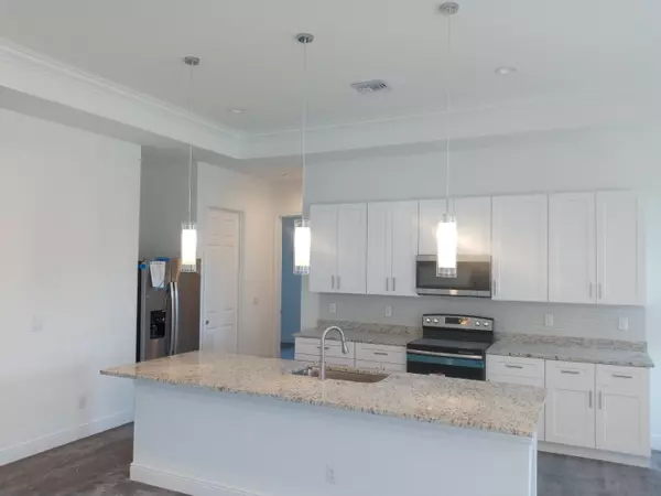 Port Saint Lucie, FL 34953,579 SW Paar DR