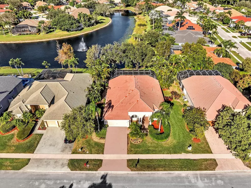 8853 Georgetown LN, Boynton Beach, FL 33472