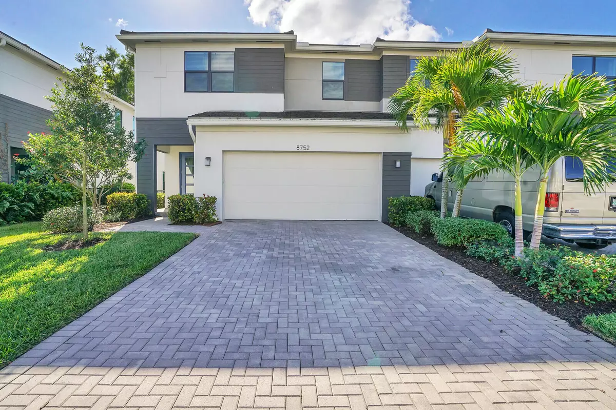 Lake Worth, FL 33467,8752 Corvus DR