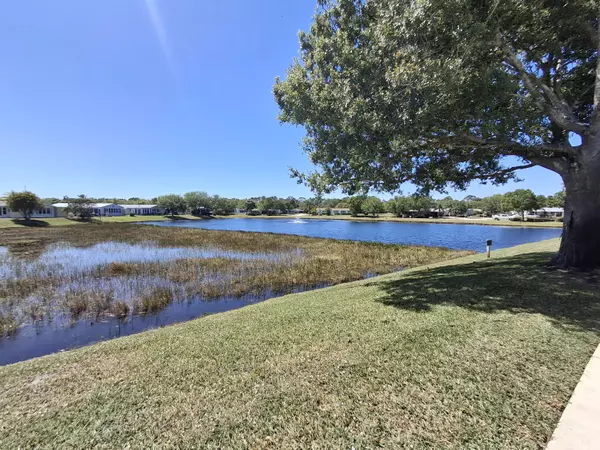 Port Saint Lucie, FL 34952,3017 Five Iron DR