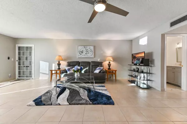 Delray Beach, FL 33445,1177 S Drive CIR B