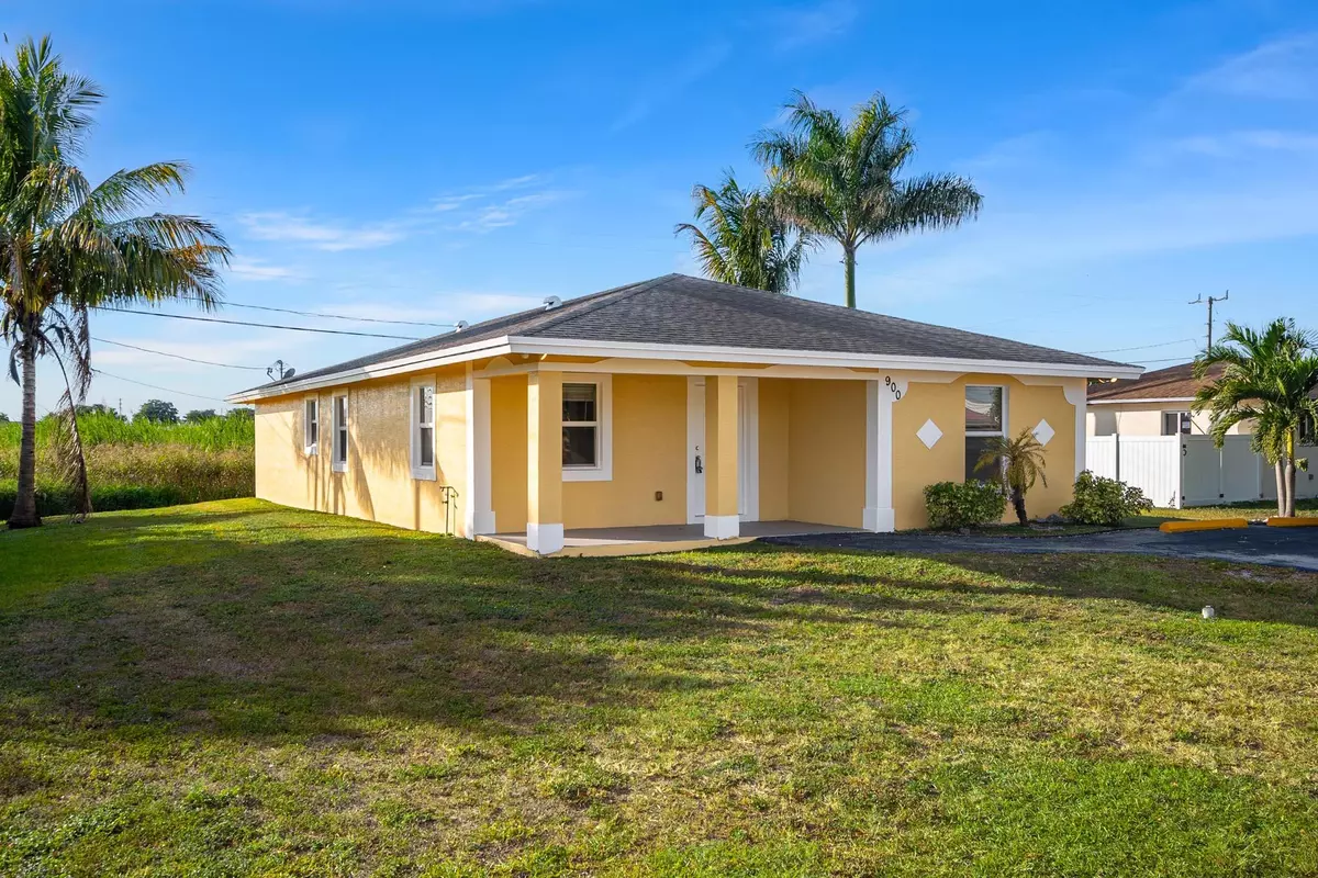 Belle Glade, FL 33430,900 SW 12th ST