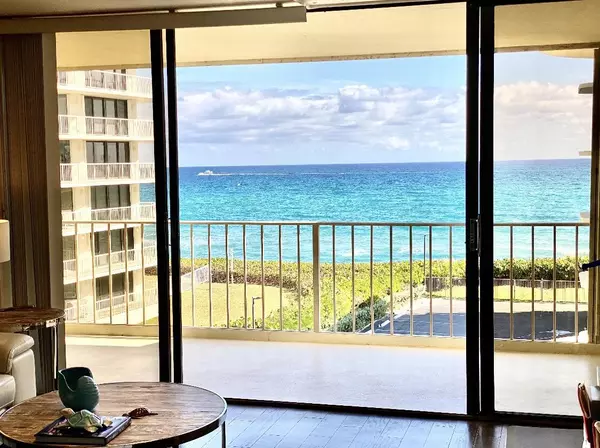 Palm Beach, FL 33480,3200 S Ocean Boulevard, D501