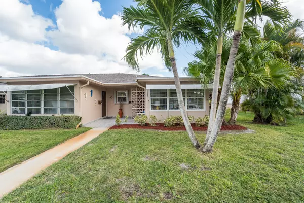 1317 SE High Point WAY D, Delray Beach, FL 33445