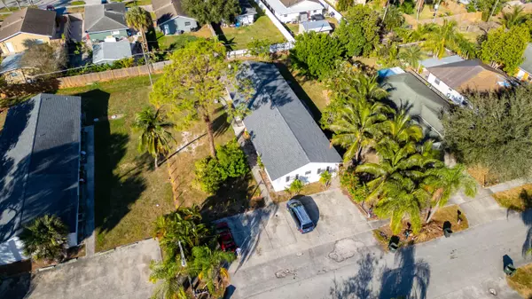 Greenacres, FL 33463,3061 Martin AVE