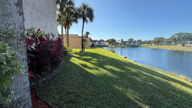 West Palm Beach, FL 33411,403 Lake Dora DR