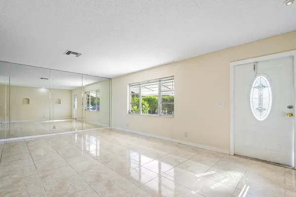 Boynton Beach, FL 33426,1403 SW 22nd WAY