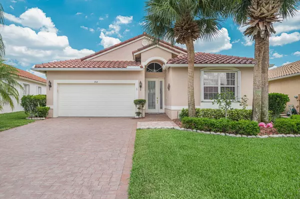 Port Saint Lucie, FL 34986,352 NW Shoreline CIR