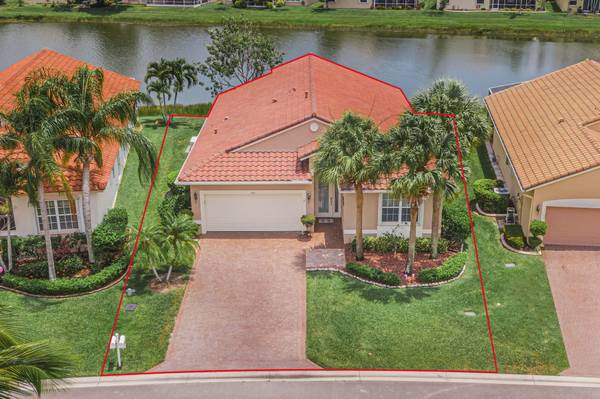 352 NW Shoreline CIR, Port Saint Lucie, FL 34986