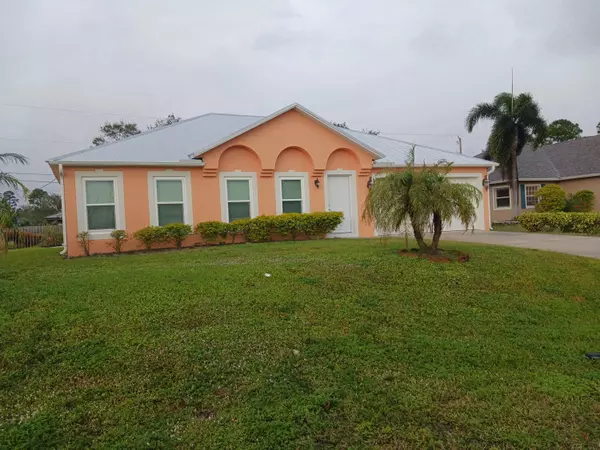 124 SW Sea Lion RD, Port Saint Lucie, FL 34953