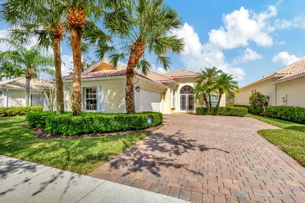 8045 Laborie LN, Wellington, FL 33414