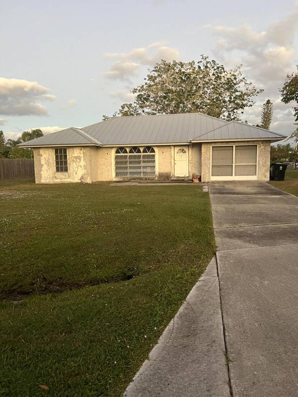 759 SE Arton LN, Port Saint Lucie, FL 34983