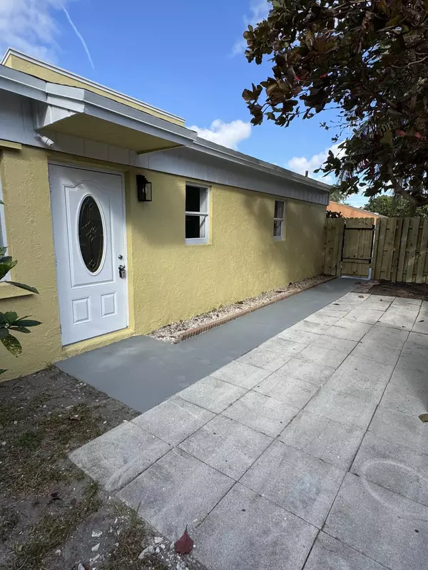 Delray Beach, FL 33445,4994 NW 6th CT