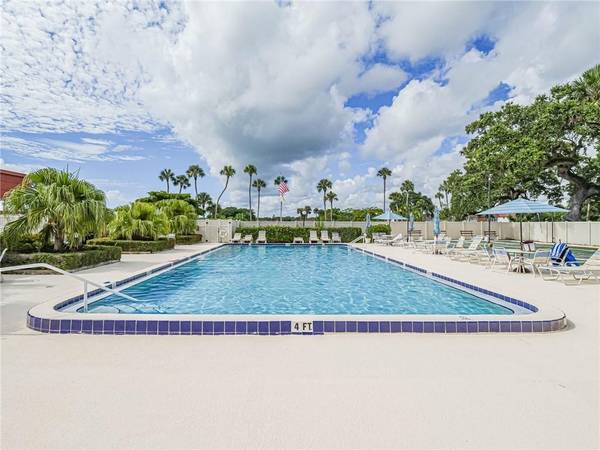 Vero Beach, FL 32962,62 Woodland DR 201