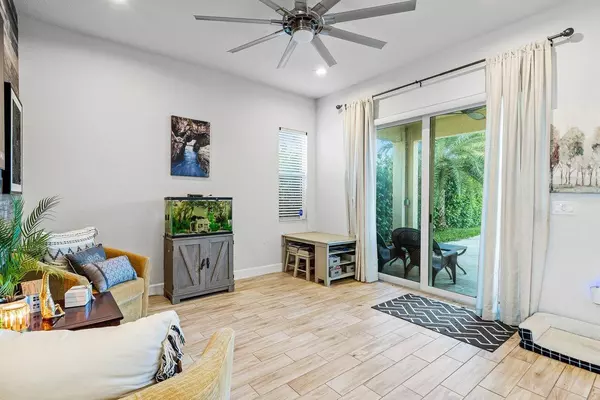 The Acreage, FL 33411,15987 Whippoorwill CIR
