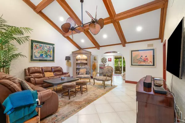 6879 Palm Grove CT, West Palm Beach, FL 33418