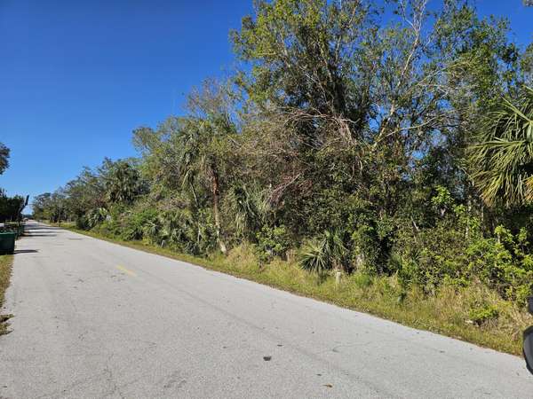 Okeechobee, FL 34972,000 NW 87 CT