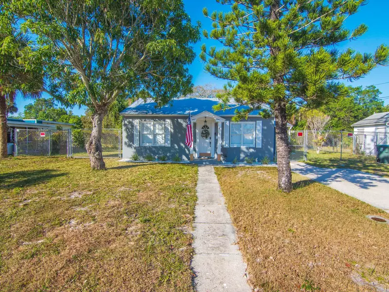 813 S 6th ST, Fort Pierce, FL 34950