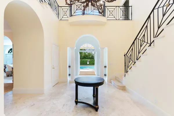 Palm Beach, FL 33480,510 N Lake WAY