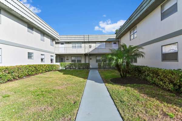 74 Monaco B, Delray Beach, FL 33446