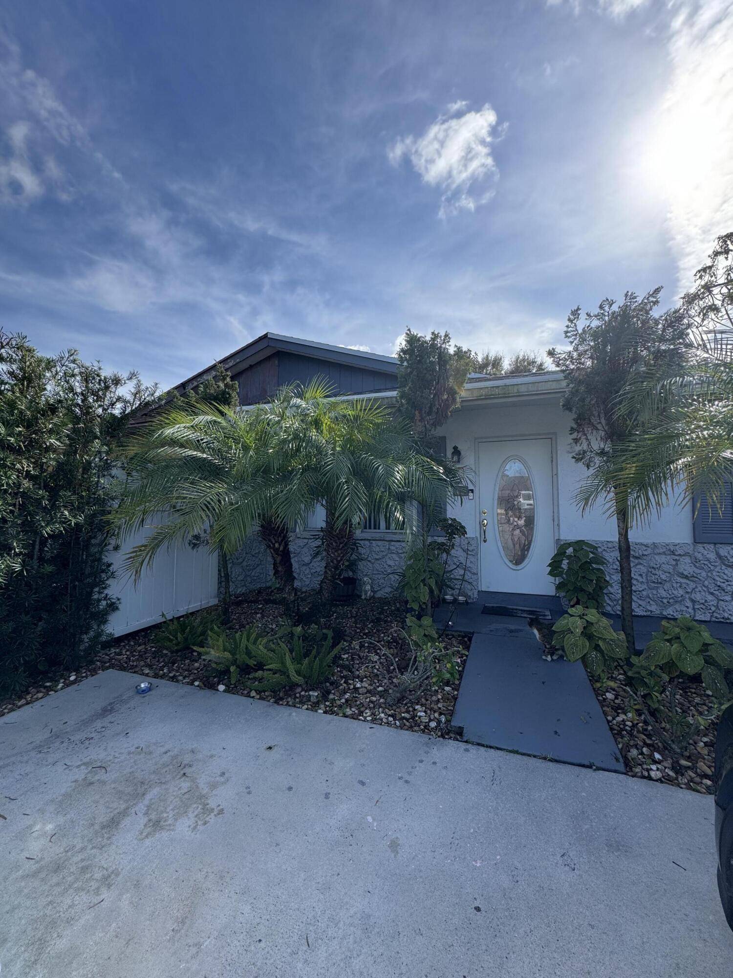 3884 Kenas ST, West Palm Beach, FL 33403