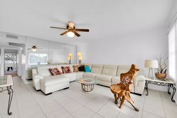 250 Richmond F 250, Deerfield Beach, FL 33442