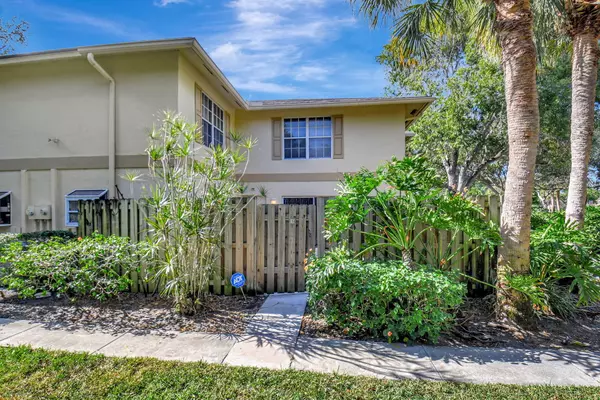 Delray Beach, FL 33445,2930 SW 22nd CIR 14c