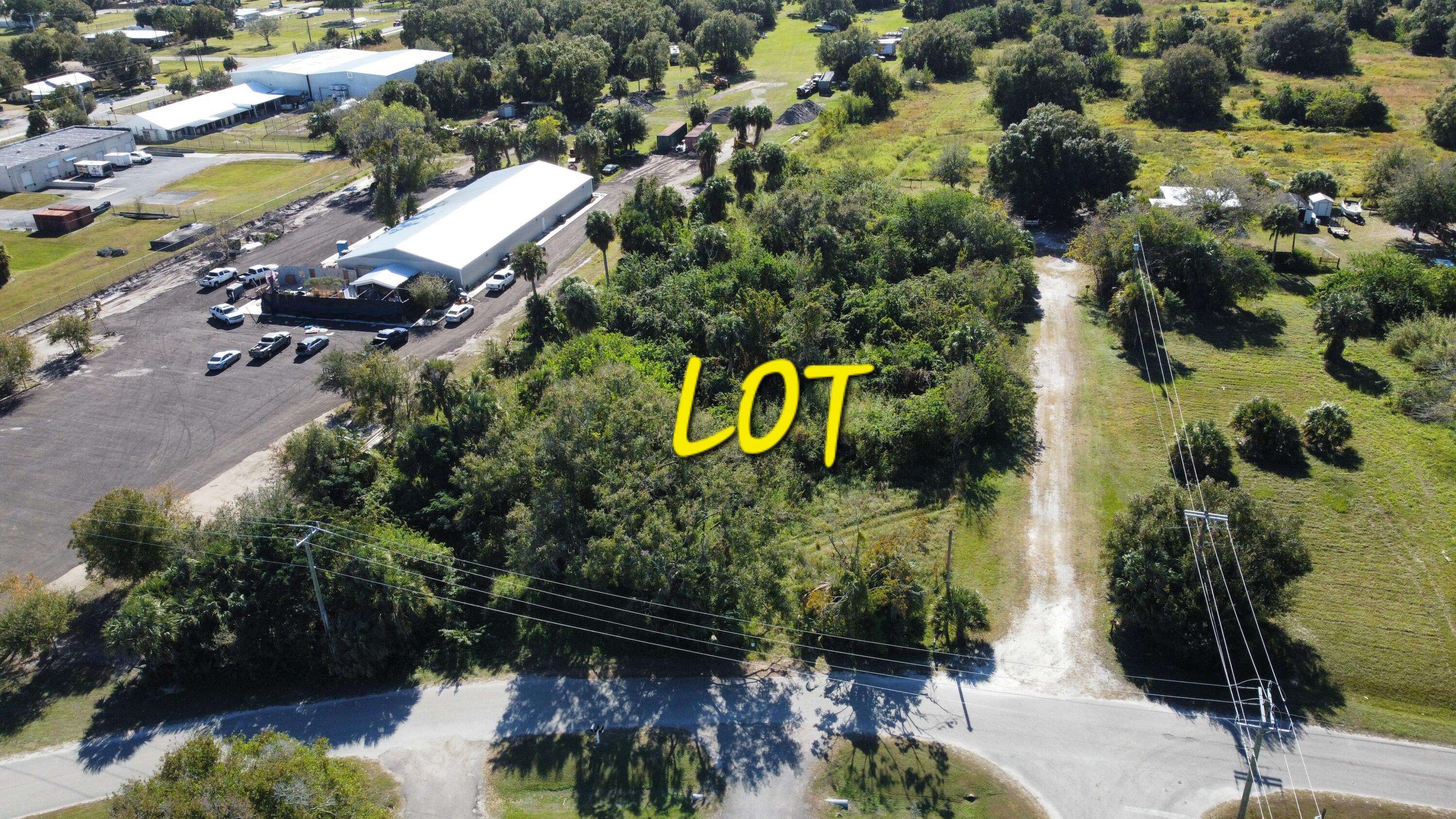 Okeechobee, FL 34974,813 SW 2nd ST