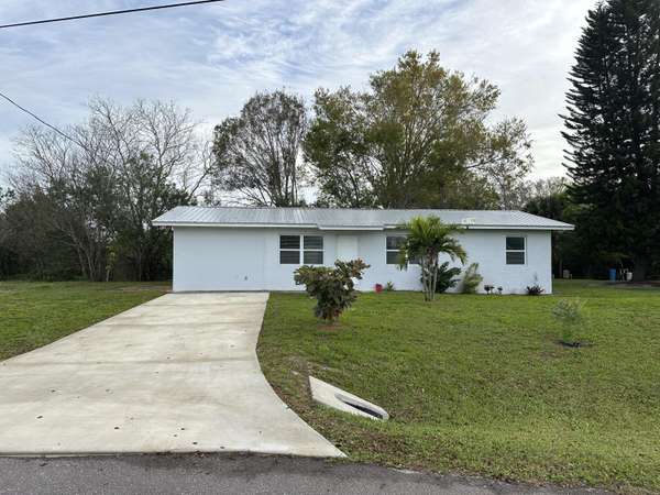 9061 SE 66th DR, Okeechobee, FL 34974