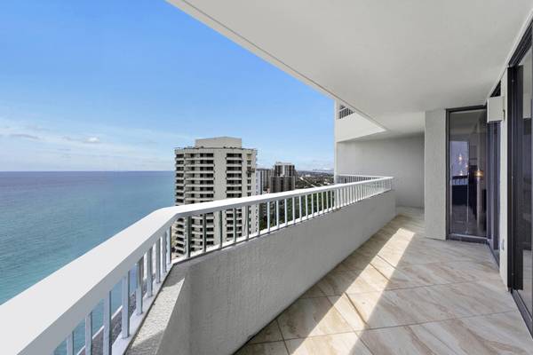 Riviera Beach, FL 33404,5080 N Ocean DR 22a