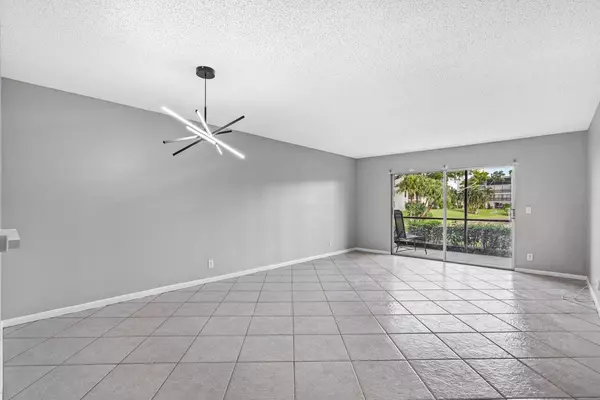 Delray Beach, FL 33446,14310 Strathmore LN 104