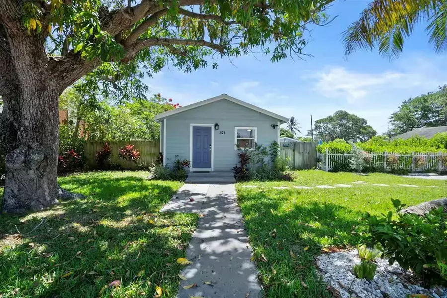 621 SE 3rd AVE, Delray Beach, FL 33483