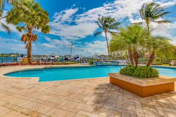 117 Yacht Club WAY 308, Hypoluxo, FL 33462