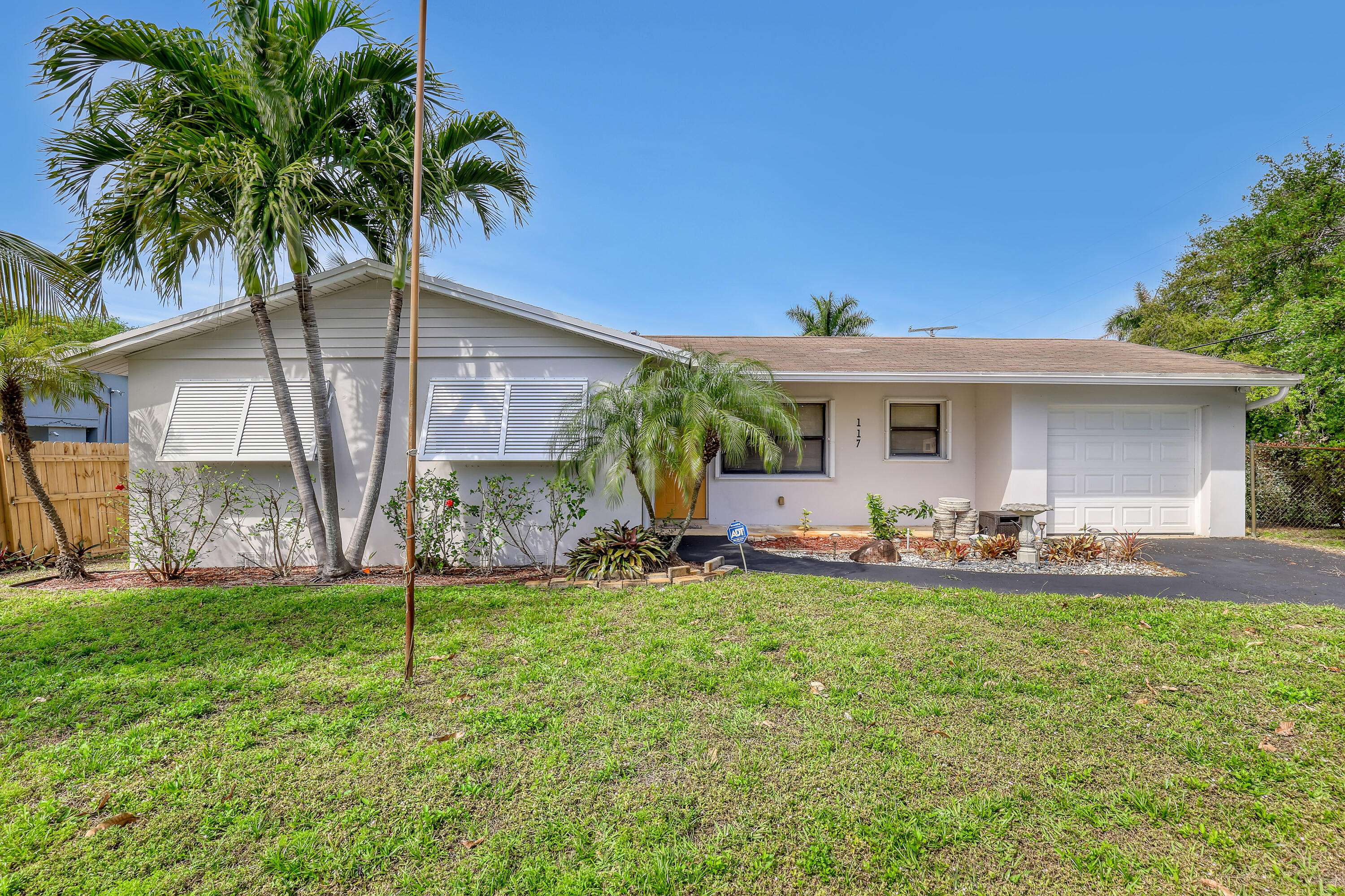 117 NW 3rd ST, Boynton Beach, FL 33435