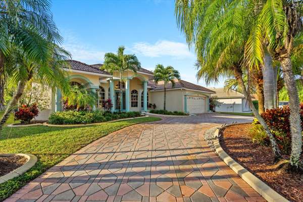 Royal Palm Beach, FL 33411,136 Mangrove CT