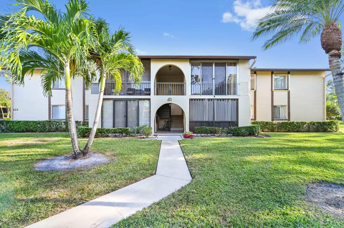 Greenacres, FL 33463,223 Pine Hov CIR D-2