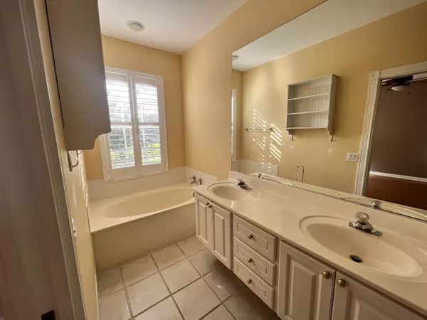 Jupiter, FL 33458,145 Wentworth CT