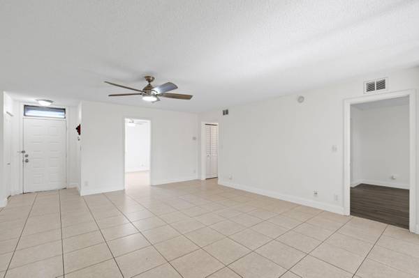 Coral Springs, FL 33071,9596 SW 1st CT 14-F