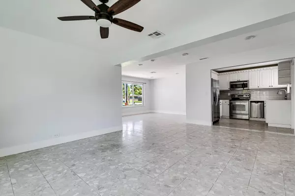 Pompano Beach, FL 33060,242 SW 9th ST