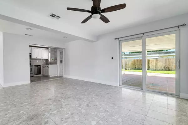 Pompano Beach, FL 33060,242 SW 9th ST