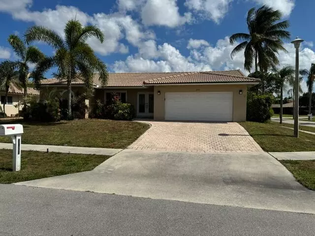 6900 N Calle Del Paz, Boca Raton, FL 33433