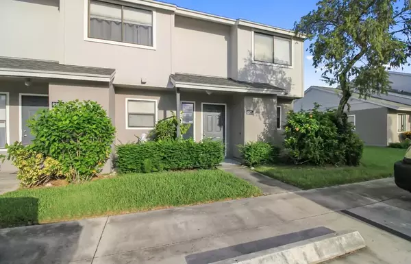 Greenacres, FL 33463,6301 Dockside CIR