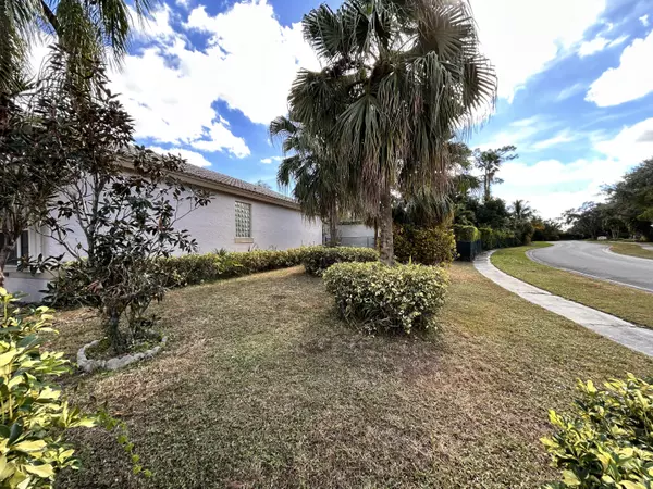 Wellington, FL 33414,615 Lake Wellington DR