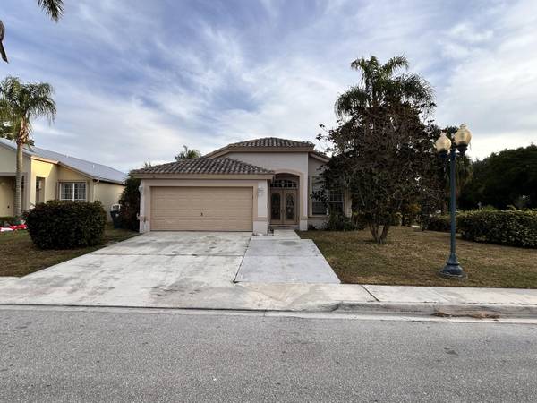 615 Lake Wellington DR, Wellington, FL 33414